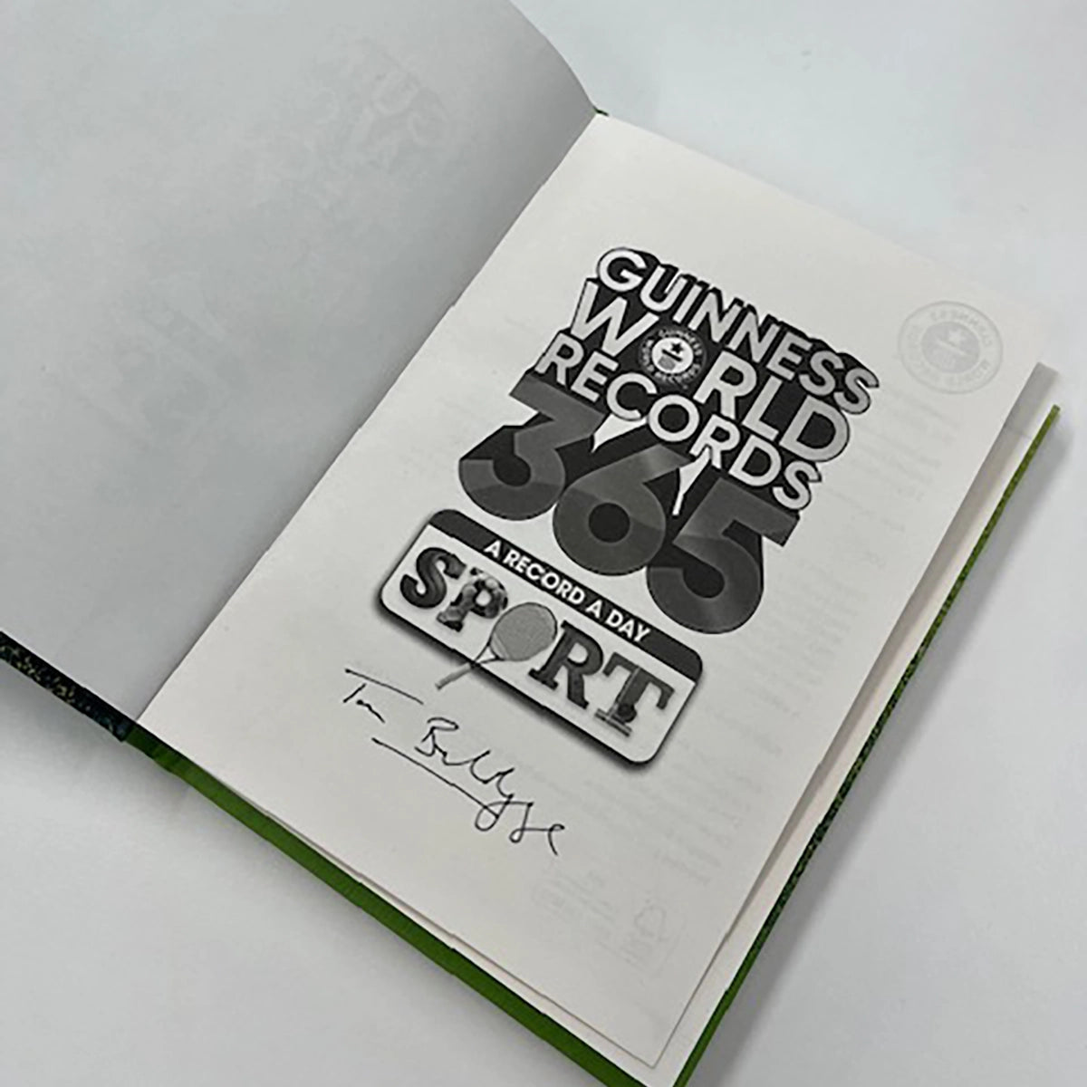 Livre Guinness World Records 365 Sport édition dédicacée